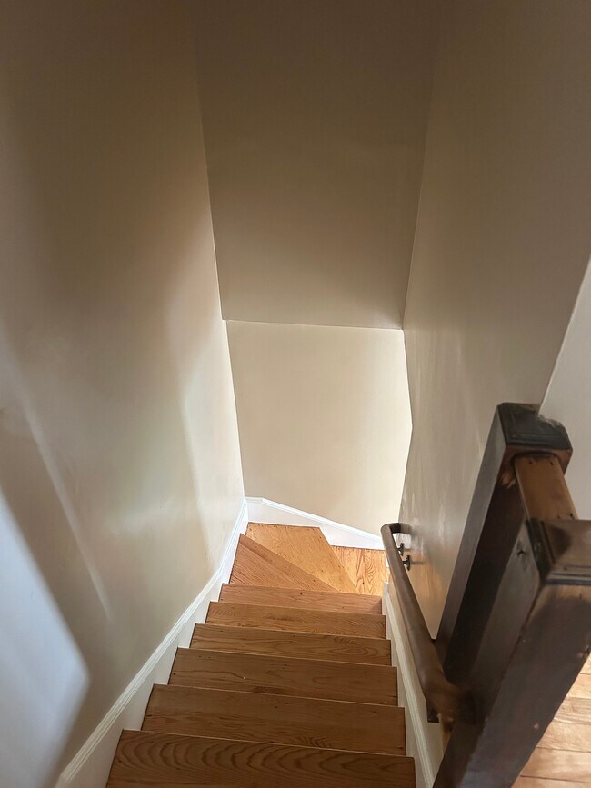 27 Southmere Rd Unit 1