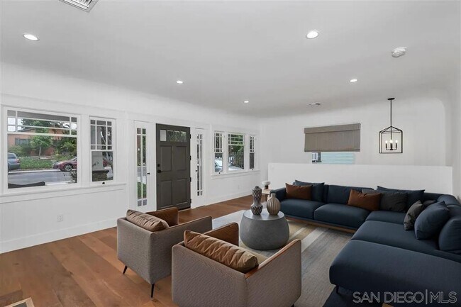 Photo - 2635 Montclair St Casa