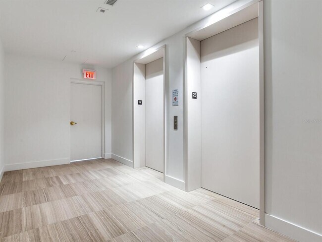 Photo - 2912 W Santiago St Unidad 2204