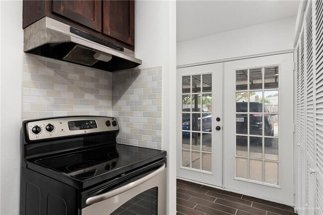 Photo - Centrally Located Apartment with Pool!!