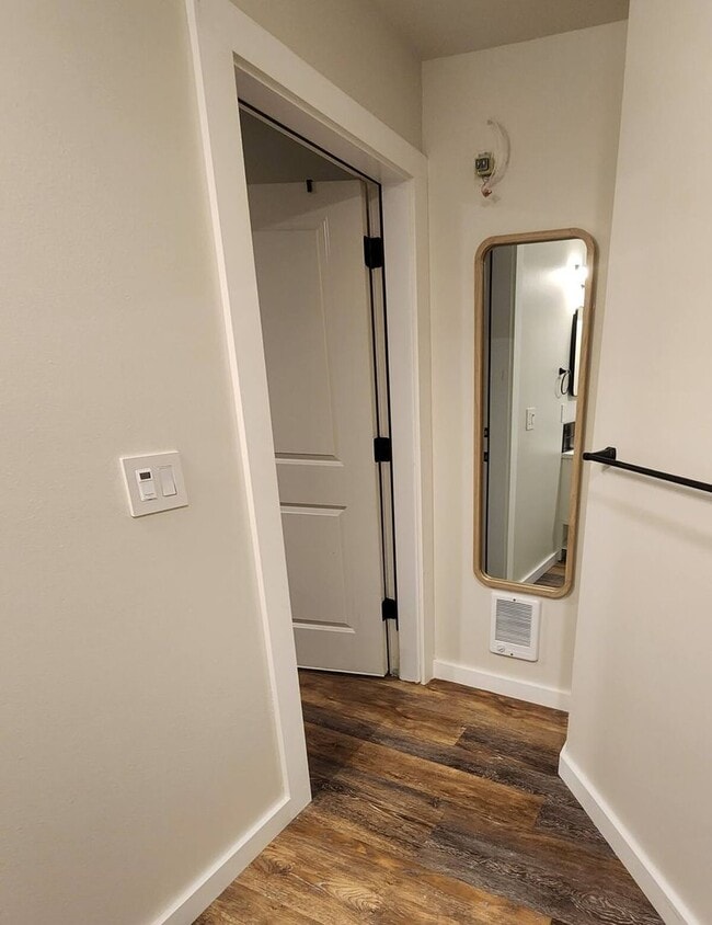 Photo - Fully Furnished Studio New in Silverdale W...