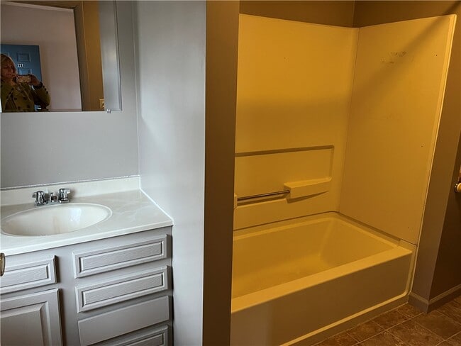 Photo - 722 Seneca Pl