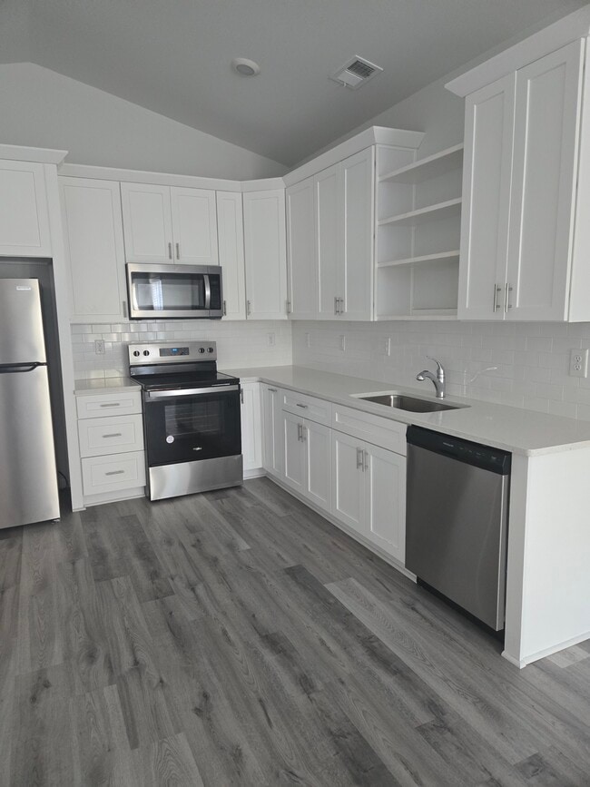 Photo - 2027 6th Ave