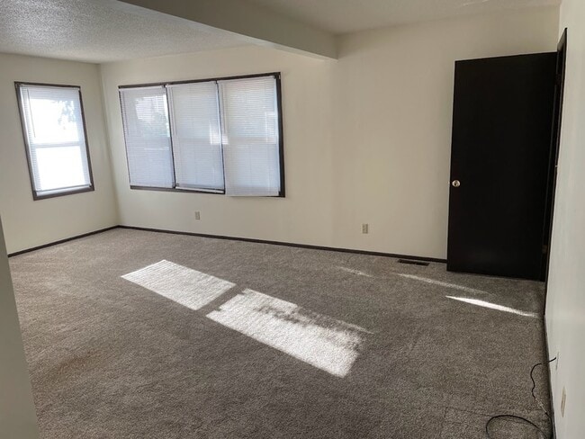 Photo - 512 Breezy Point Dr