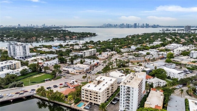 Building Photo - 7125 Bay Dr Unit 308 Rental
