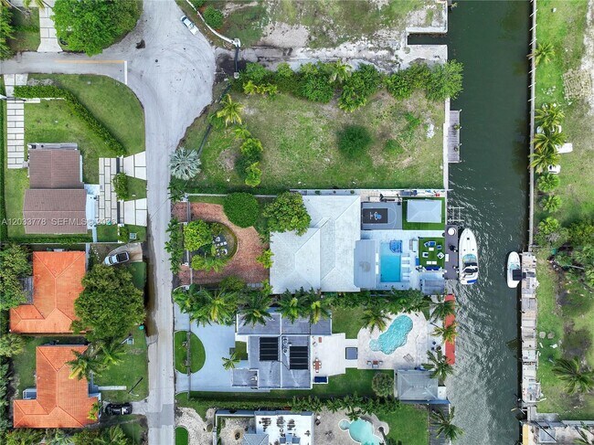 Photo - 1100 NE 84th St