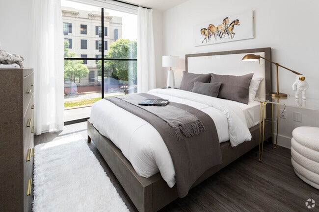 2BR, 2BA - 1,080SF - 2nd Bedroom