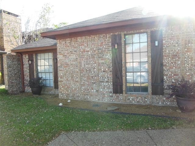 Building Photo - 813 Woodway Ln