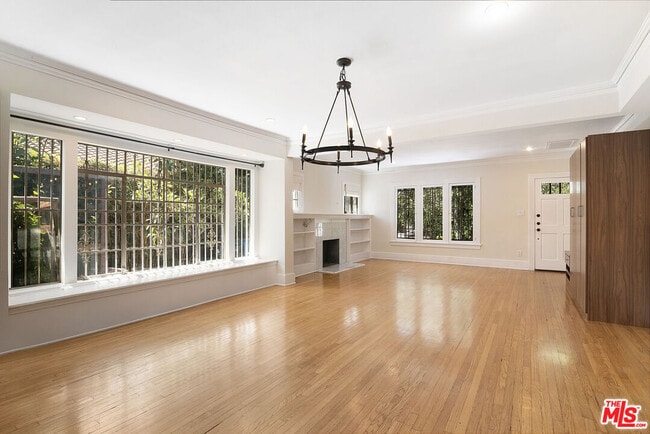 Photo - 720 N Ogden Dr