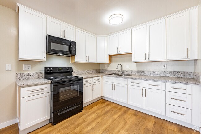 1BR, 1BA - 756SF - Kitchen