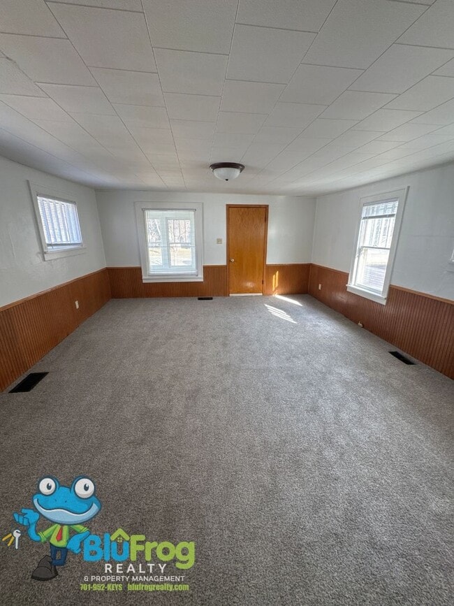 Photo - 455 2nd St SW