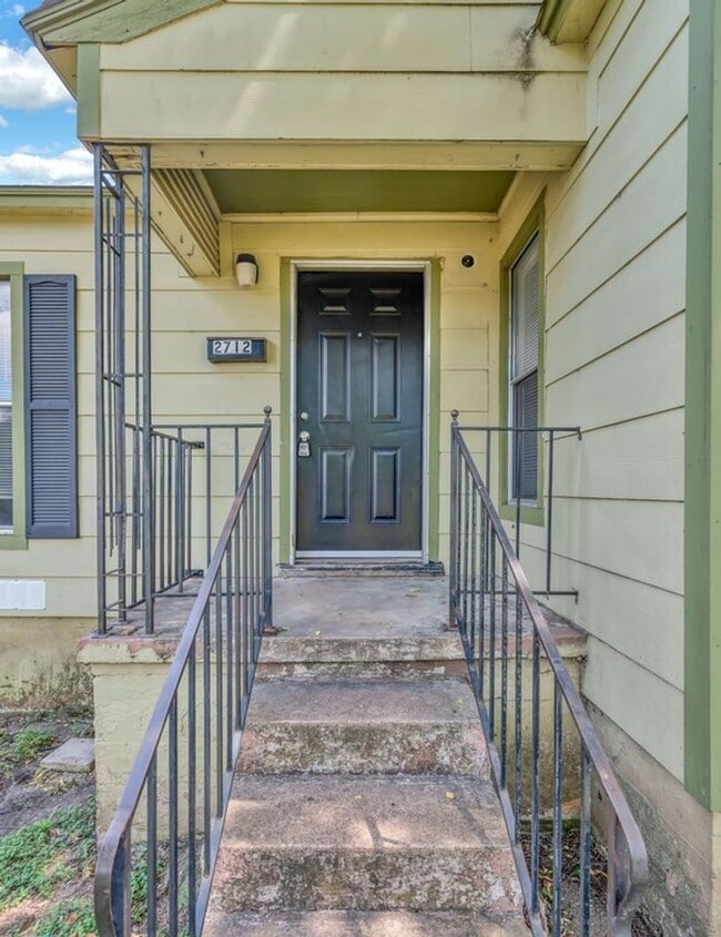 Photo - 2712 Mitchell Ave