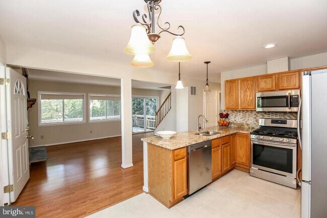 Photo - 839 Bowie Rd