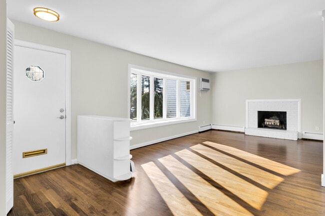 Photo - 26 Seminole Cir