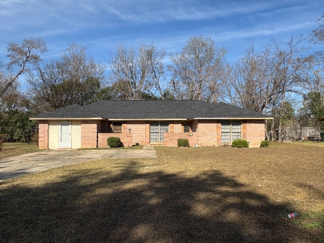 Photo - 2621 Norwich Dr