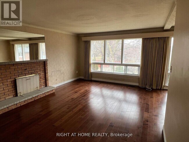 Photo - 9 Waterfield Dr