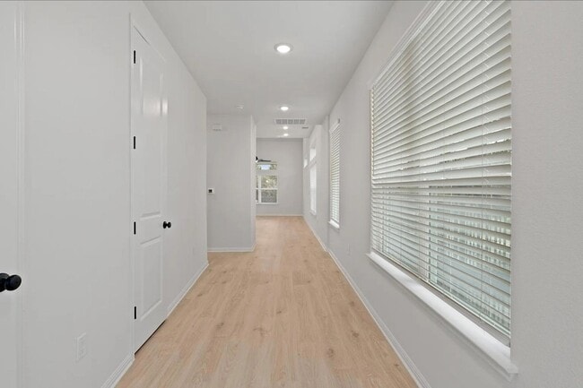 Photo - 1612 Kit Cir