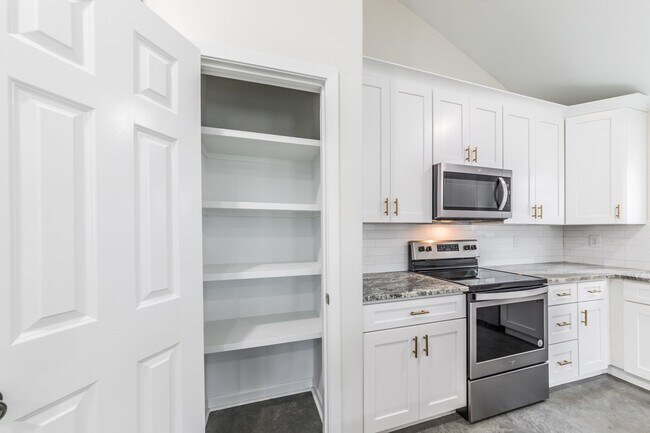 Photo - 3 bed 2 bath craftsmen style home