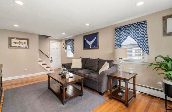 15 Farrin St