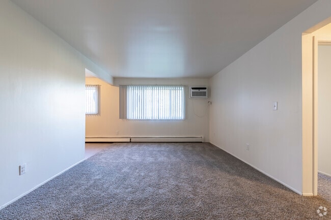 2BR, 1BA - 915SF - Upgrade - Living Room