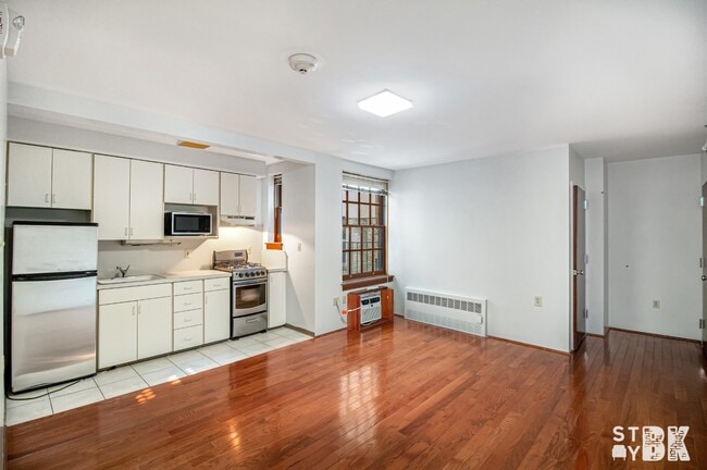 8-10 Clark Street - 8-10 Clark Street Apartment Unit 4E