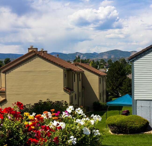 Columbine Meadows Apartments For Rent in Littleton, CO