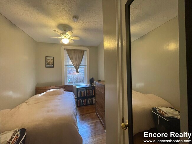 Photo - 41 Anderson St Unit 1-1