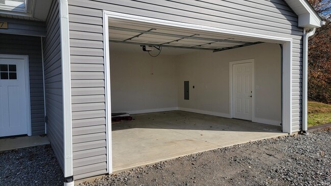 Photo - 117 Paislee Pk Ct