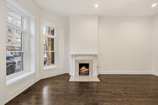 Photo - 2107 N Clark St