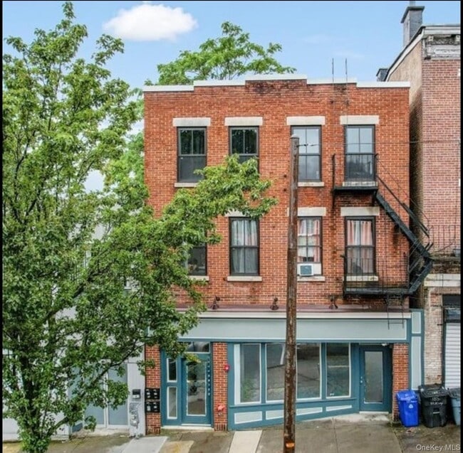 Building Photo - 185 Broadway Unit 202