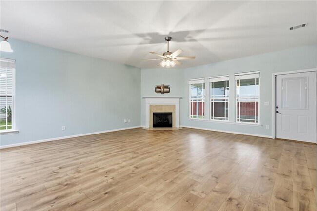 Photo - 13 Concordia Dr