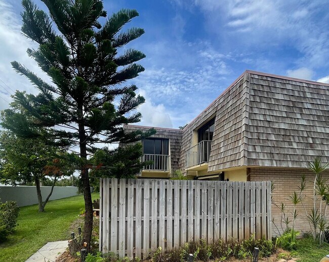 Photo - 65 Lake Arbor Dr