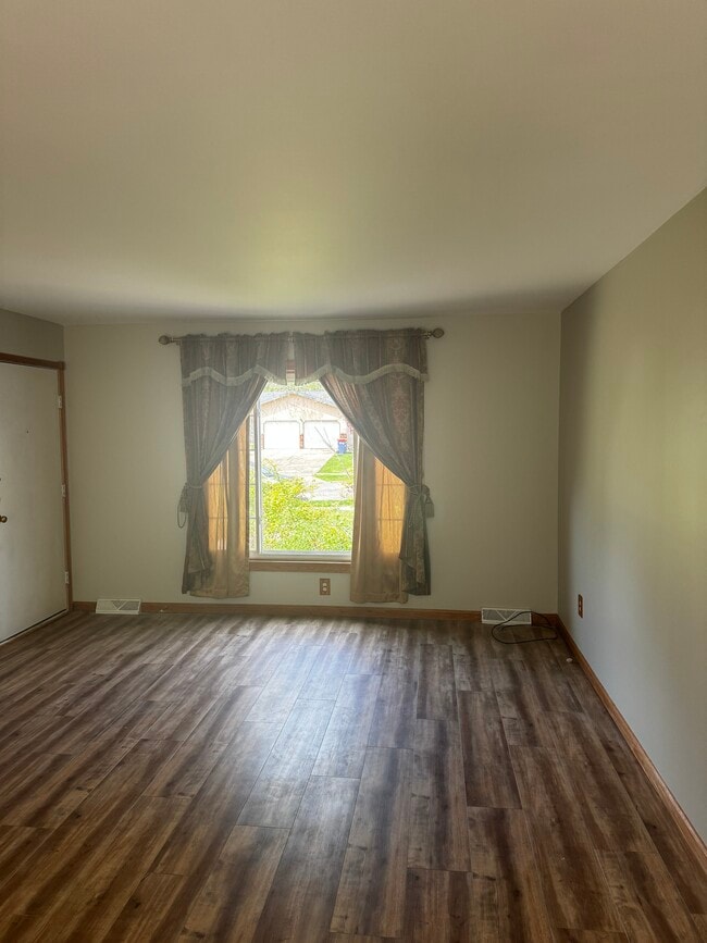 Building Photo - 3000 Mulford Dr SE Unit 3000 Rental
