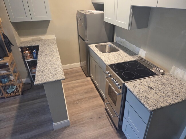 Building Photo - 661 Tremont St Unit 7