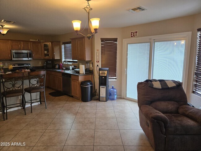 Photo - 8814 W Magnolia St