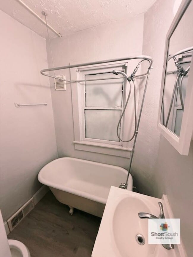 Photo - 339 E St Joseph St Unit B