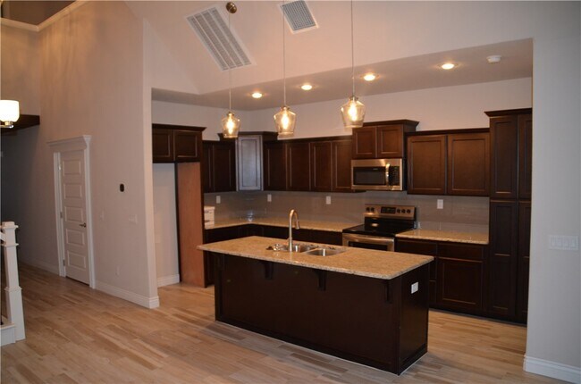 Photo - 1710 SW Riverstone Rd
