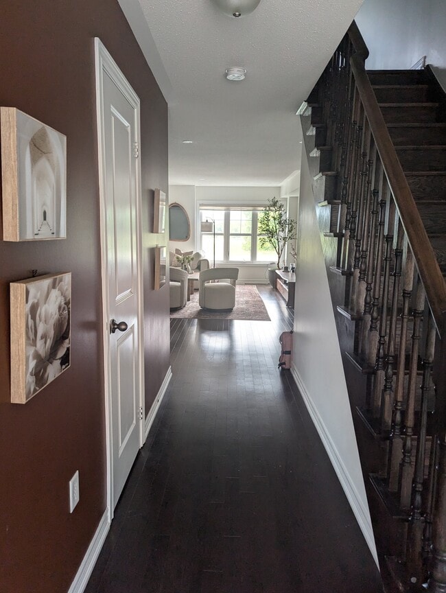 Photo - 57 Padbury Trl