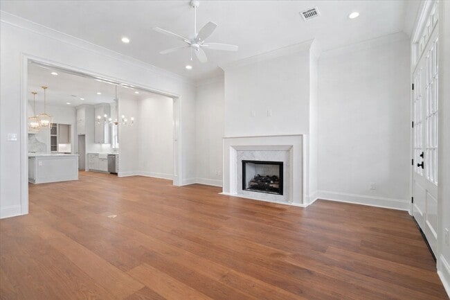 Photo - Elegant new construction in The Lakes at Harveston
