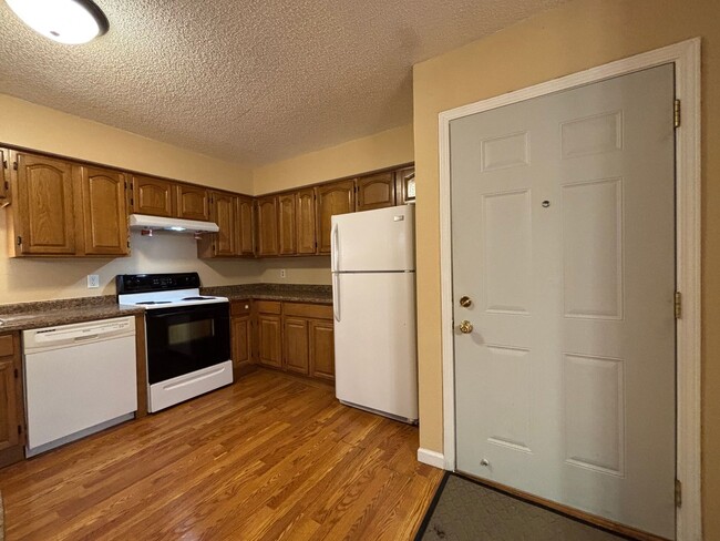 Photo - 942 Wescott Trail Unit 202