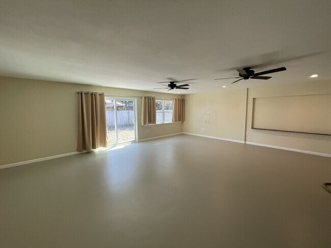 Photo - 6185 Deming Ave