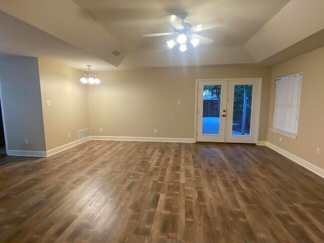 Photo - 3116 111th St