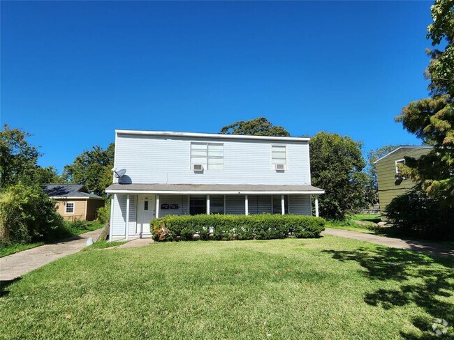 Building Photo - 1136 5th St N Rental