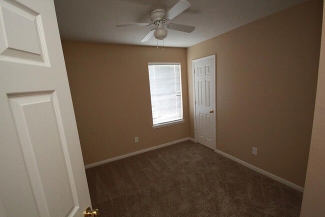 Photo - 6418 Mountain Pines Ln