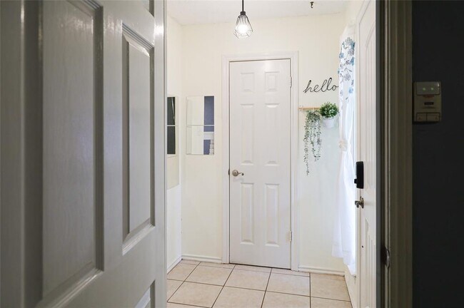 Photo - 8705 Clearbrook Trail Unidad B Rental