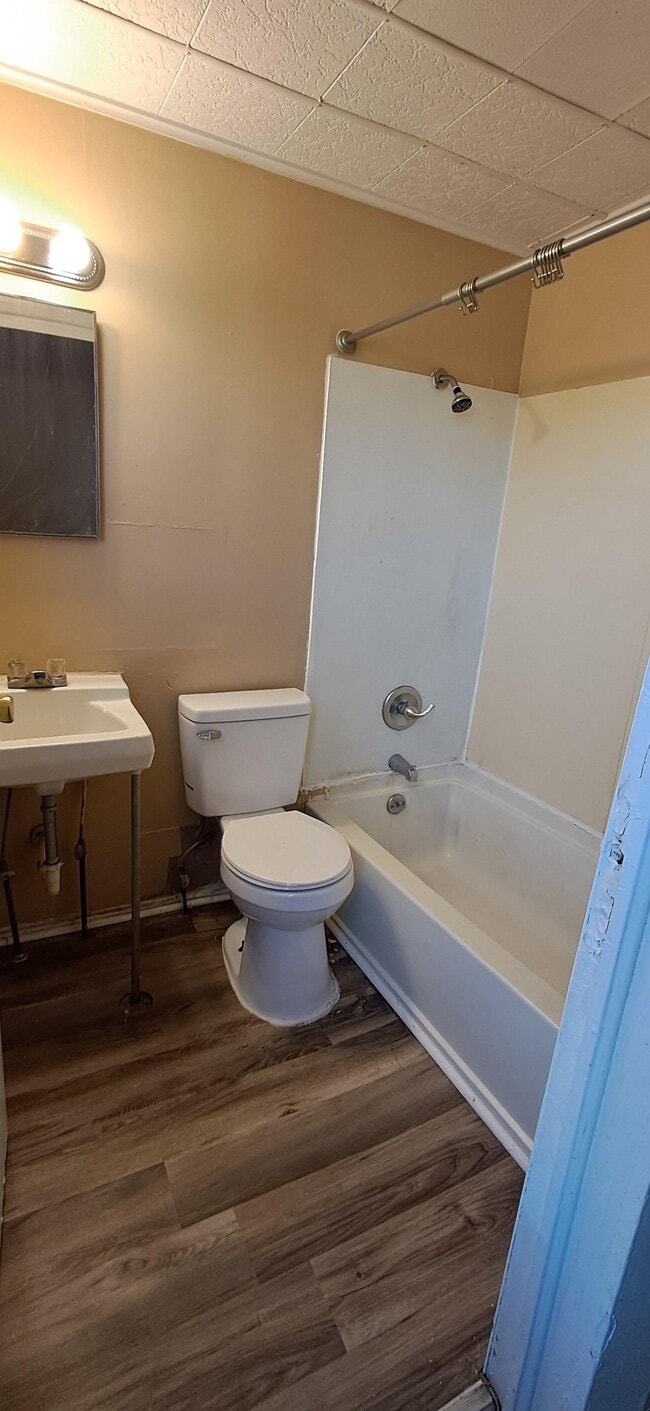 Photo - 1515 Felix St