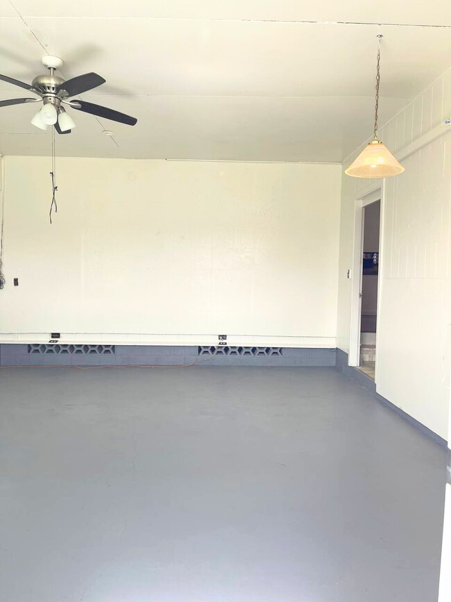 Photo - 2379 Kilauea Ave