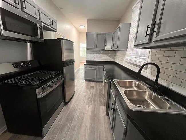 Photo - 2955 N Spaulding Ave Unit 2955 North Spaulding Aven