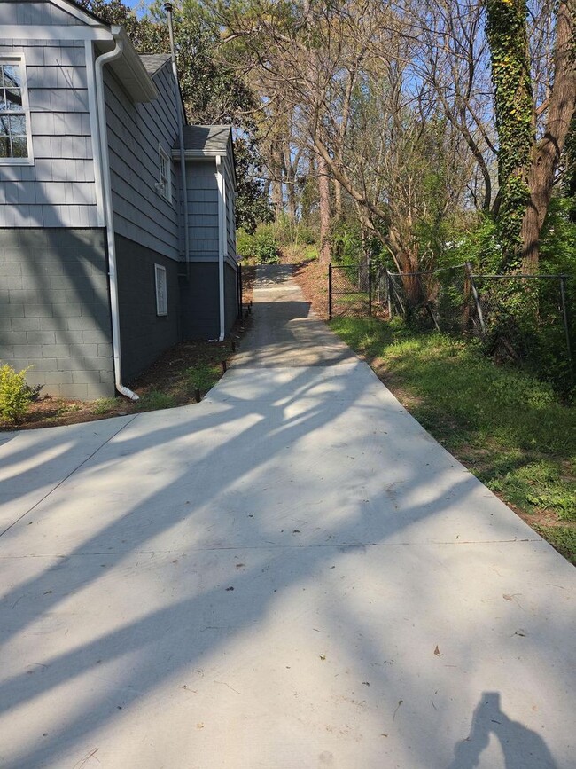 Photo - 2126 Jernigan Dr SE