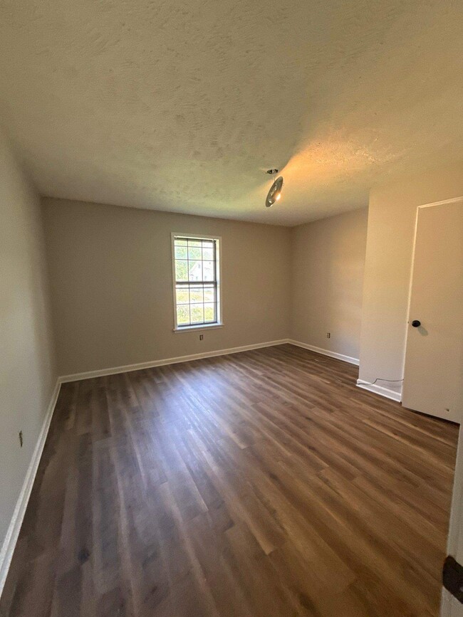 Photo - 319 N Bond Ave